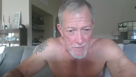 Snapshot of oldmanmeataz chatting on 28, 4, 2026 oldmanmeataz online show from 28, 4, 2026