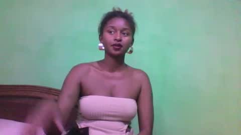 olinah610 online show from 25, 10, 2025