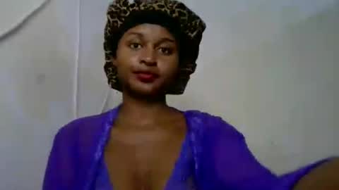 Snapshot of olinah610 chatting on 19, 6, 2026 olinah610 online show from 19, 6, 2026