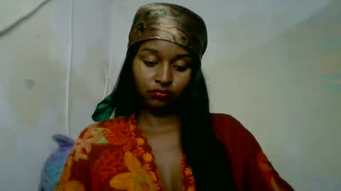 Snapshot of olinah610 chatting on 28, 6, 2026 olinah610 online show from 28, 6, 2026