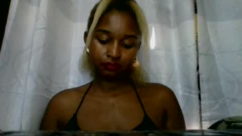 Snapshot of olinah610 chatting on 13, 7, 2026 olinah610 online show from 13, 7, 2026