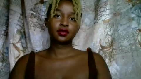 Snapshot of olinah610 chatting on 24, 7, 2026 olinah610 online show from 24, 7, 2026