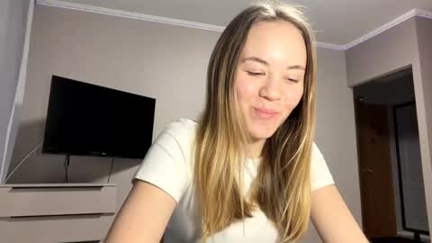 Snapshot of olivaservant chatting on 3, 12, 2025 Amelia online show from 3, 12, 2025