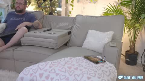 Olive online show from 20, 2, 2025