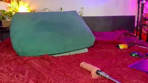 Olive online show from 11, 5, 2026