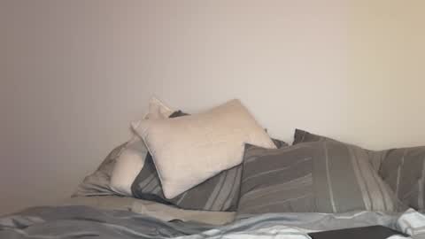 Snapshot of oliver_beck chatting on 8, 2, 2025 Oliver Beck online show from 8, 2, 2025