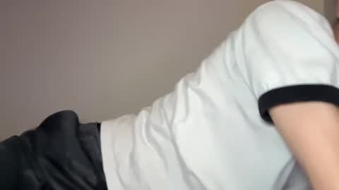 Snapshot of oliver_beck chatting on 1, 3, 2025 Oliver Beck online show from 1, 3, 2025