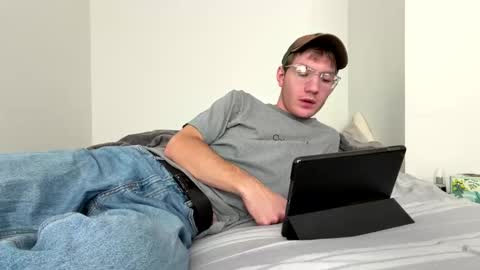 Snapshot of oliver_beck chatting on 19, 10, 2025 Oliver Beck online show from 19, 10, 2025