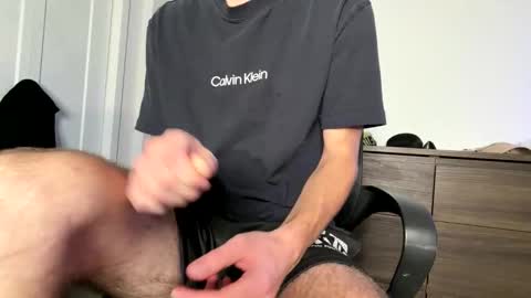 Snapshot of oliver_beck chatting on 4, 11, 2025 Oliver Beck online show from 4, 11, 2025