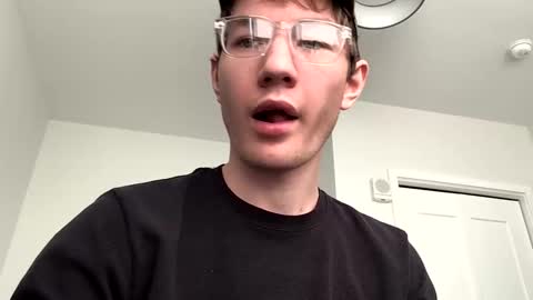 Snapshot of oliver_beck chatting on 11, 11, 2025 Oliver Beck online show from 11, 11, 2025