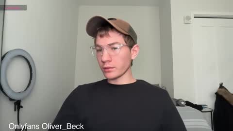 Snapshot of oliver_beck chatting on 28, 11, 2025 Oliver Beck online show from 28, 11, 2025