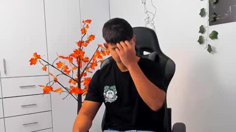 Snapshot of oliver_bray chatting on 6, 1, 2026 Oliver bray online show from 6, 1, 2026