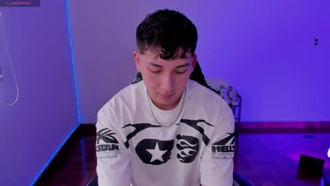 Snapshot of oliver_kyy chatting on 11, 4, 2026 oliveeer online show from 11, 4, 2026