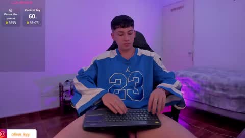 Snapshot of oliver_kyy chatting on 3, 5, 2026 oliveeer online show from 3, 5, 2026