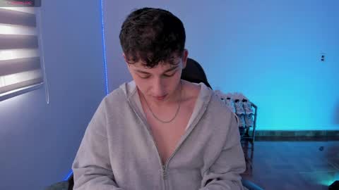 Snapshot of oliver_kyy chatting on 16, 5, 2026 oliveeer online show from 16, 5, 2026