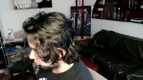 oliver_laid_2023 online show from 27, 10, 2025