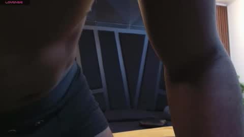 Snapshot of oliver_laurent_ chatting on 12, 4, 2026 OLIVER LAURENT online show from 12, 4, 2026