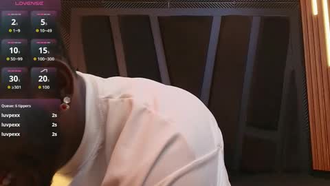 Snapshot of oliver_laurent_ chatting on 19, 4, 2026 OLIVER LAURENT online show from 19, 4, 2026