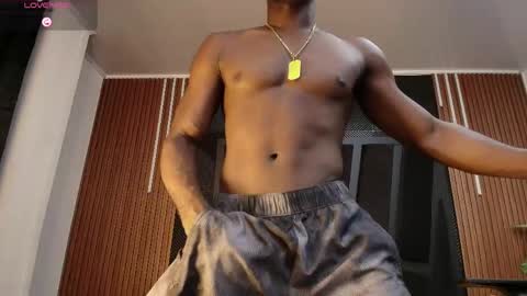 Snapshot of oliver_laurent_ chatting on 20, 4, 2026 OLIVER LAURENT online show from 20, 4, 2026