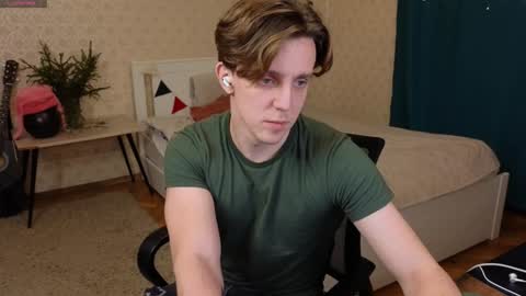 Snapshot of oliver_travis chatting on 12, 1, 2025 Oliver Evans online show from 12, 1, 2025