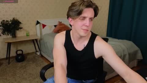 Snapshot of oliver_travis chatting on 11, 10, 2025 Oliver Evans online show from 11, 10, 2025