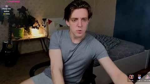Snapshot of oliver_travis chatting on 4, 8, 2026 Oliver Evans online show from 4, 8, 2026