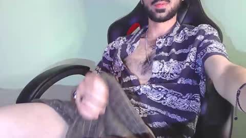 Snapshot of olivereff chatting on 15, 11, 2025 Oliver online show from 15, 11, 2025