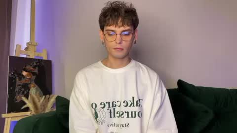 Snapshot of oliverlawrence chatting on 7, 7, 2026 oliverlawrence online show from 7, 7, 2026