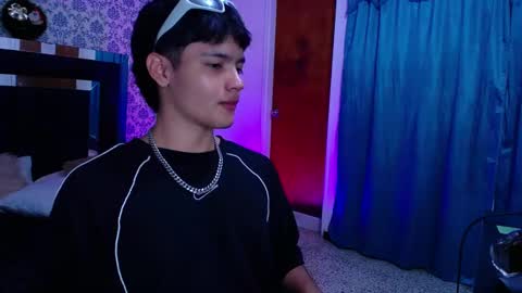 Snapshot of olivermorgan69 chatting on 17, 12, 2024 Oliver online show from 17, 12, 2024