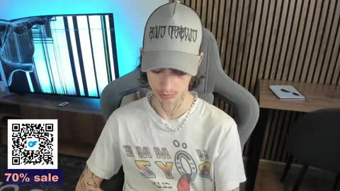 Snapshot of oliverrgroove chatting on 2, 4, 2026 oliverrgroove online show from 2, 4, 2026