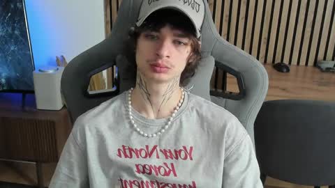 Snapshot of oliverrgroove chatting on 21, 4, 2026 oliverrgroove online show from 21, 4, 2026