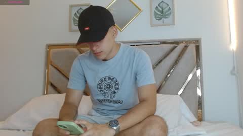 Snapshot of oliversaint__ chatting on 4, 4, 2026 oliver saint online show from 4, 4, 2026