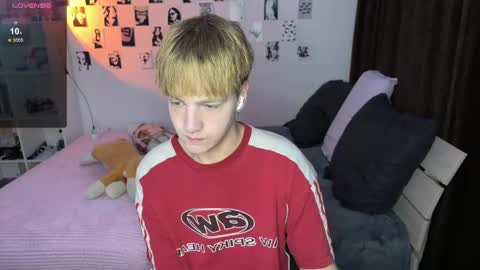 Snapshot of olivertasty chatting on 17, 9, 2025 oliver online show from 17, 9, 2025