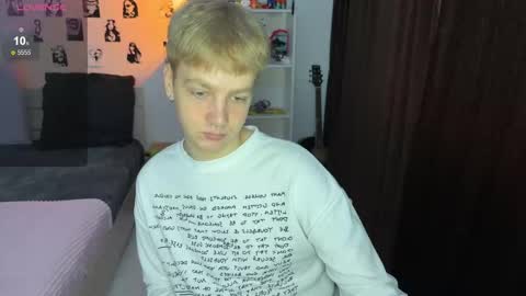 Snapshot of olivertasty chatting on 13, 10, 2025 oliver online show from 13, 10, 2025