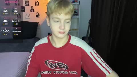 Snapshot of olivertasty chatting on 15, 10, 2025 oliver online show from 15, 10, 2025