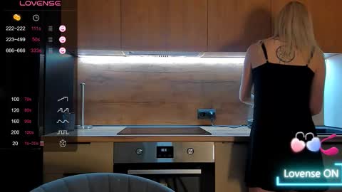 Snapshot of olivia_bells chatting on 12, 3, 2026 Olivia 3 online show from 12, 3, 2026