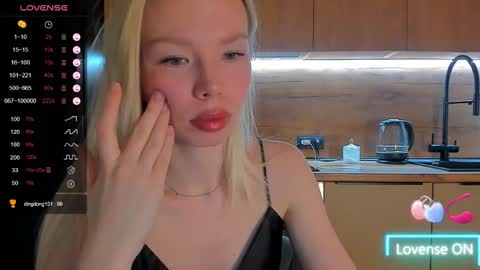 Snapshot of olivia_bells chatting on 16, 4, 2026 Olivia 3 online show from 16, 4, 2026
