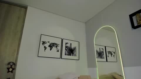 Snapshot of olivia_collisn chatting on 18, 1, 2026 Olivia Collins online show from 18, 1, 2026