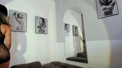 Snapshot of olivia_collisn chatting on 2, 5, 2026 Olivia Collins online show from 2, 5, 2026