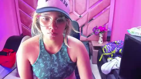  OLIVIA  online show from 30, 1, 2025