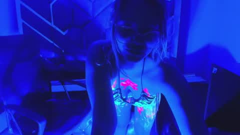  OLIVIA  online show from 1, 2, 2025