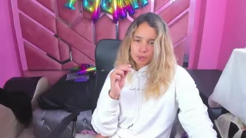  OLIVIA  online show from 5, 2, 2025