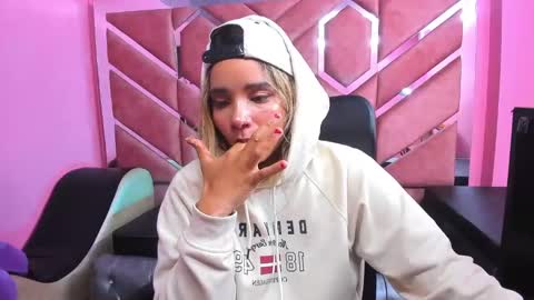  OLIVIA  online show from 2, 3, 2025