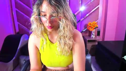  OLIVIA  online show from 7, 3, 2025