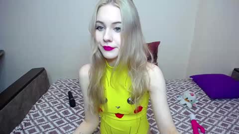 olivia_graceee online show from 27, 2, 2025