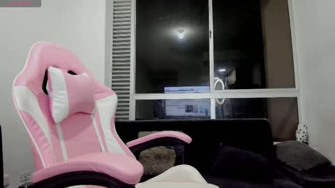 olivia_martine online show from 16, 12, 2025