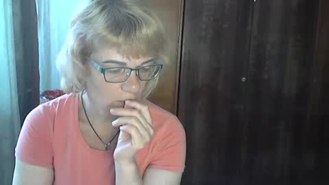 Snapshot of olivia_mia25 chatting on 10, 7, 2026 Olivia Mia online show from 10, 7, 2026