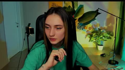 olivia_norton_ online show from 22, 9, 2025