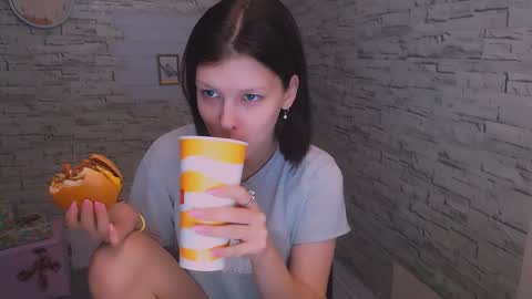 Snapshot of olivia_red_ chatting on 15, 12, 2024 Olivia online show from 15, 12, 2024