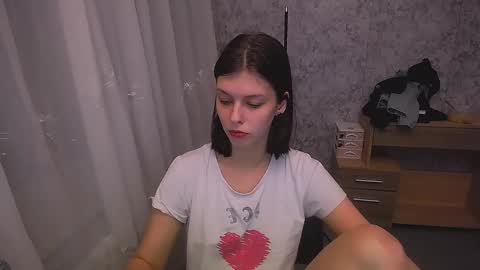 Snapshot of olivia_red_ chatting on 5, 1, 2025 Olivia online show from 5, 1, 2025